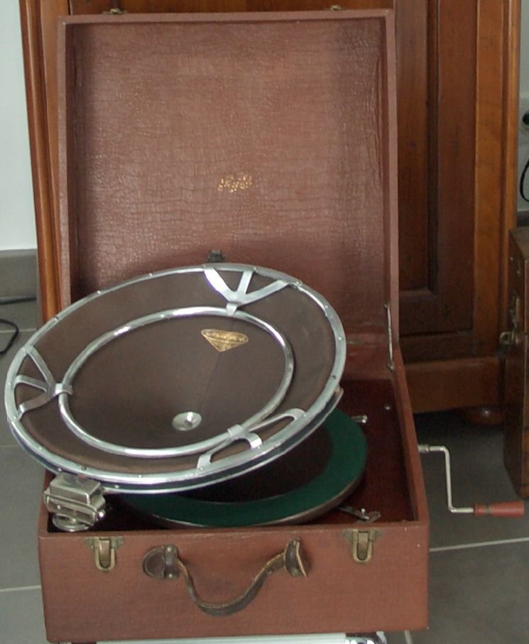 PATHE Gramophone  DIFFUSOR-e_01